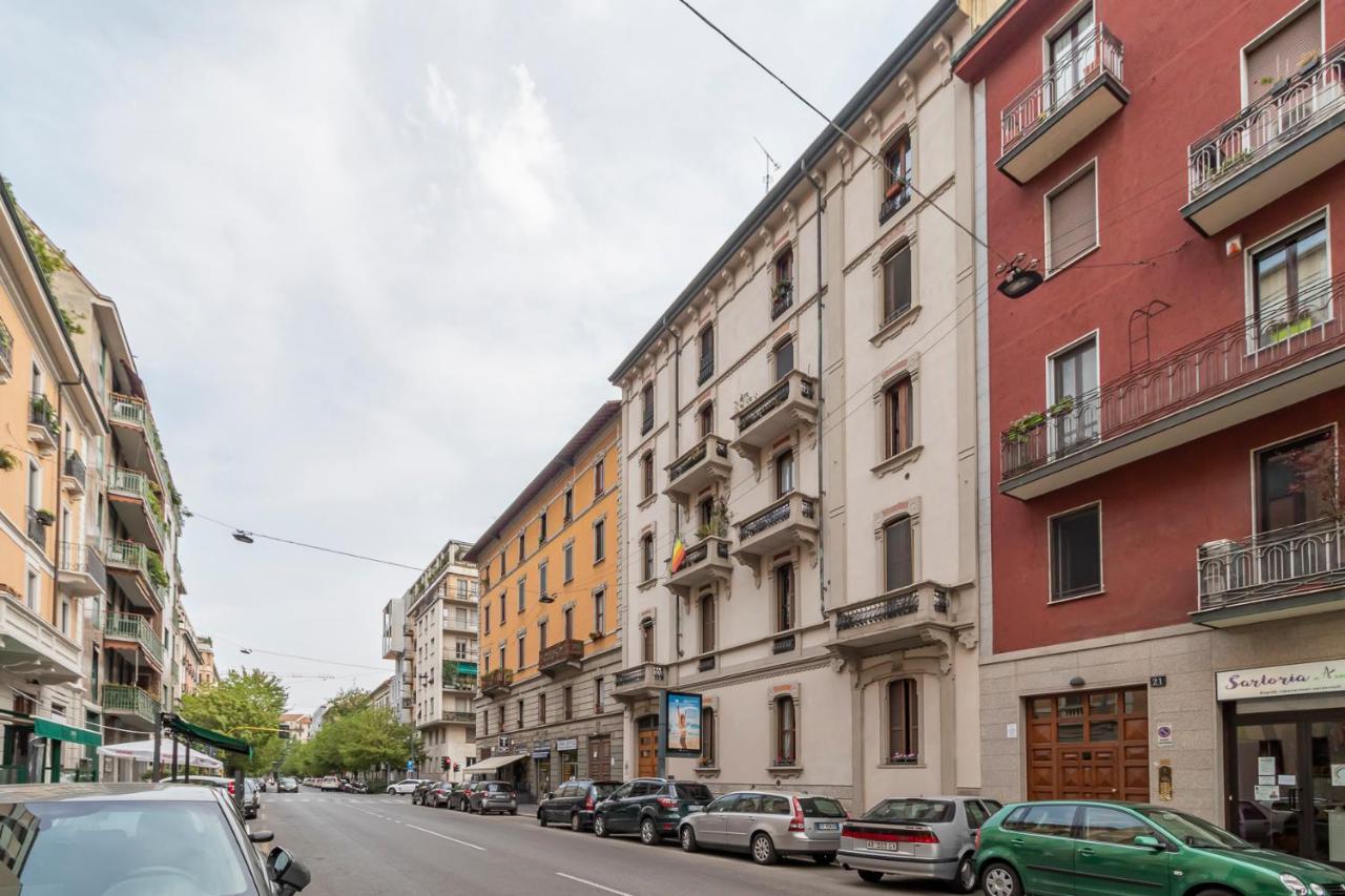 I Host Apartment - Londonio 19 Milan Bagian luar foto